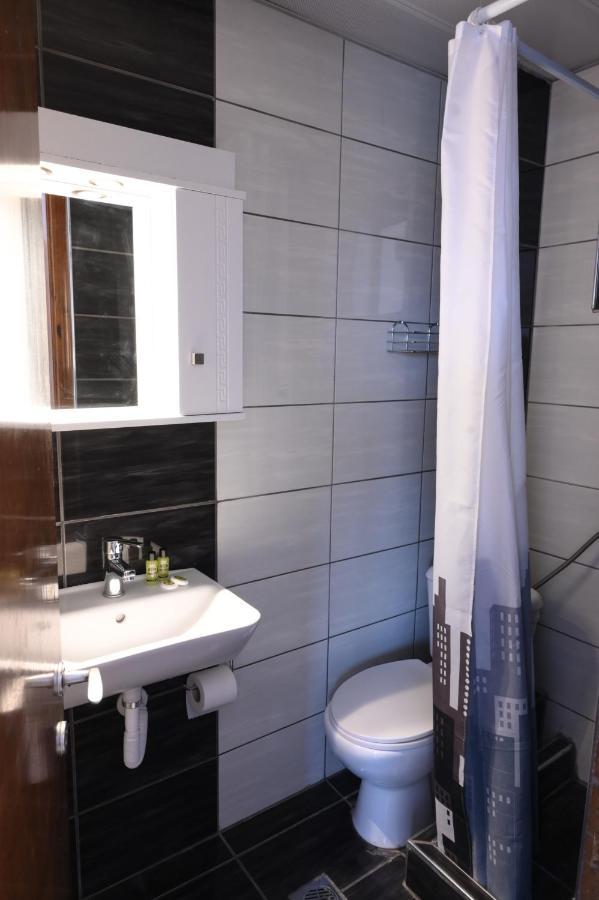 Hotel Geromichalos Paralía Skotínis エクステリア 写真