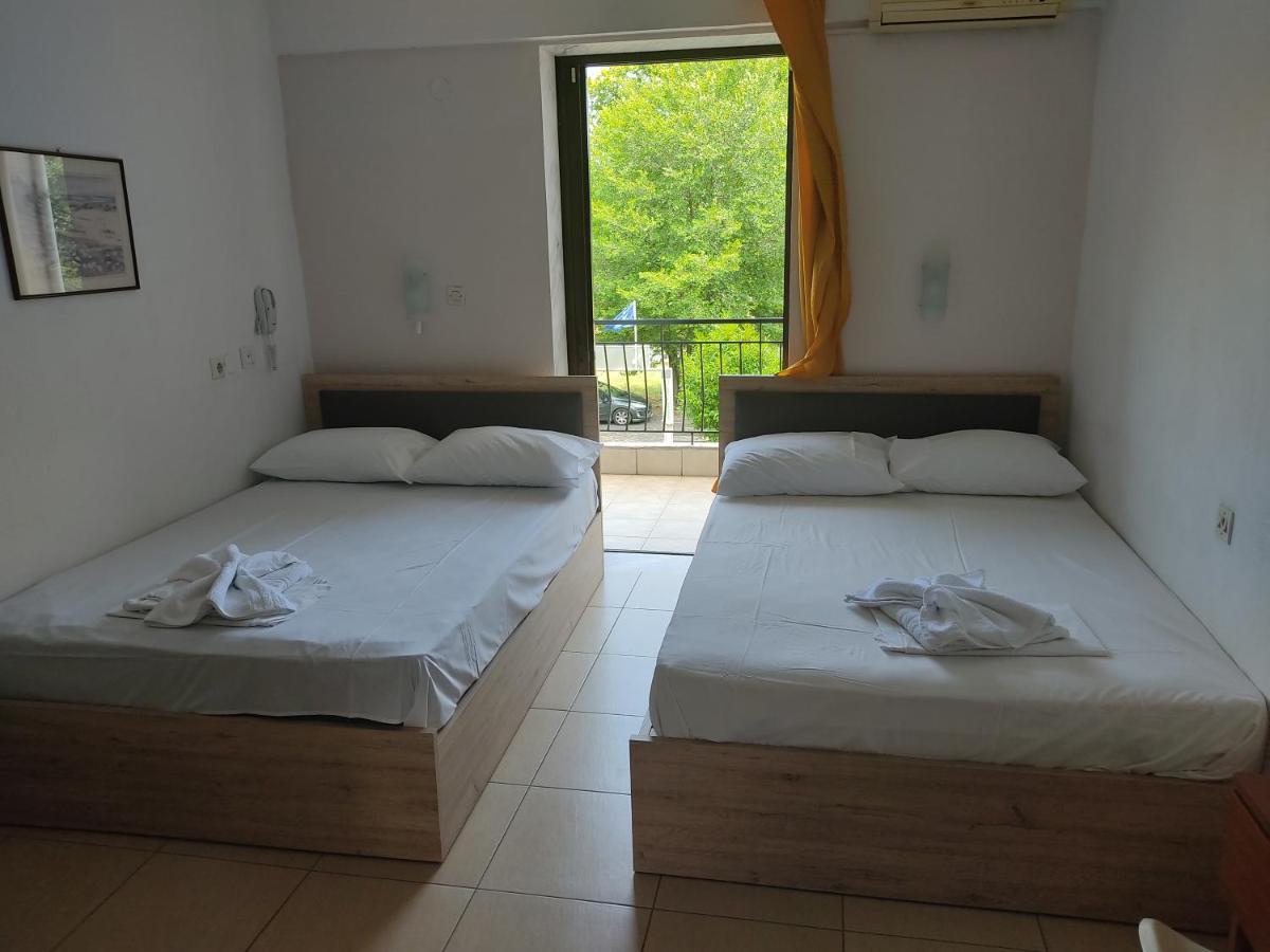 Hotel Geromichalos Paralía Skotínis エクステリア 写真