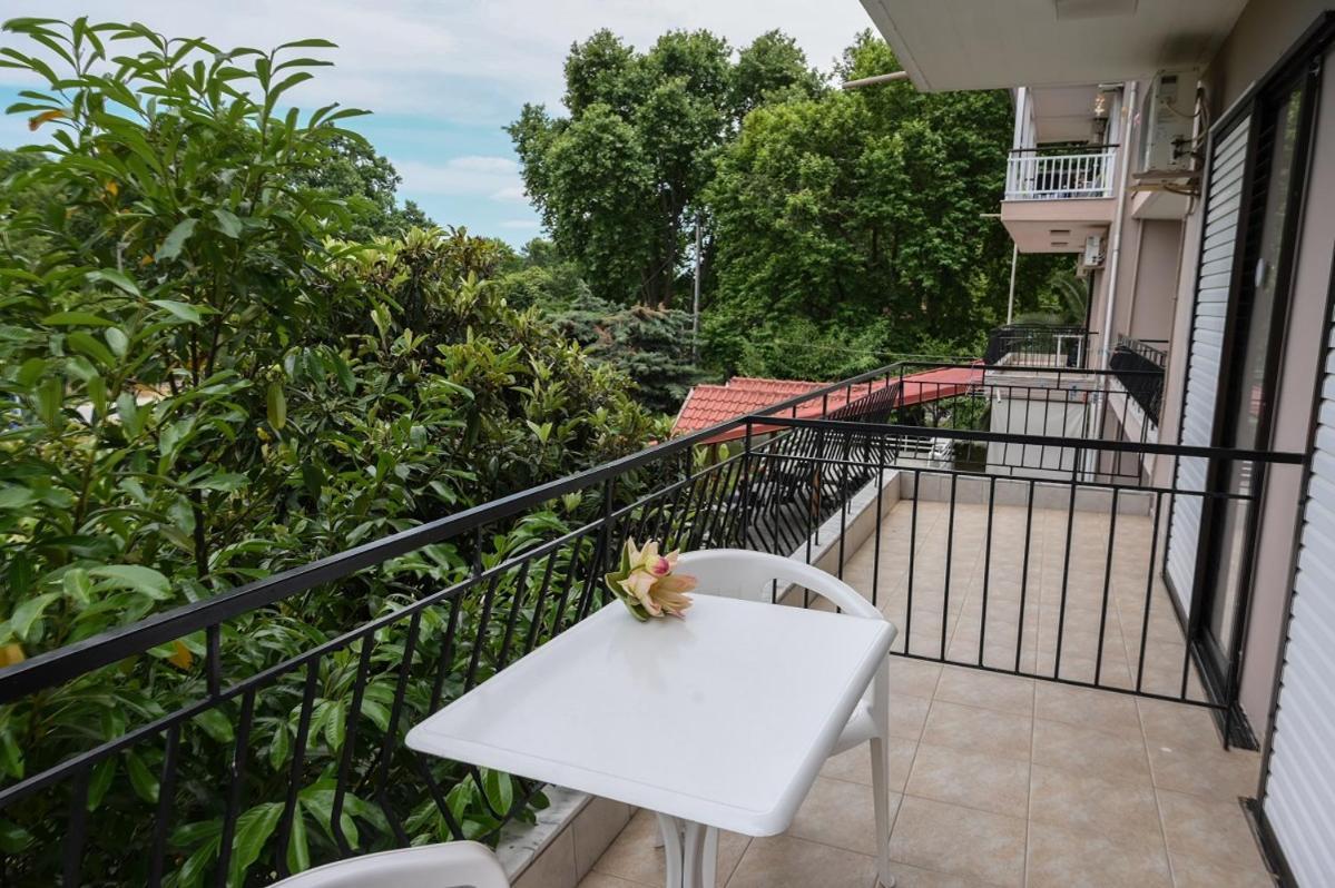 Hotel Geromichalos Paralía Skotínis エクステリア 写真